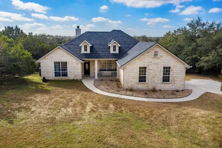 NEW Austin Hill Country -Modern, comfortable, private home - pool, fire pit, 4bd