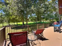 Cozy cottage inside the Premier Old Kinderhook Golf Resort