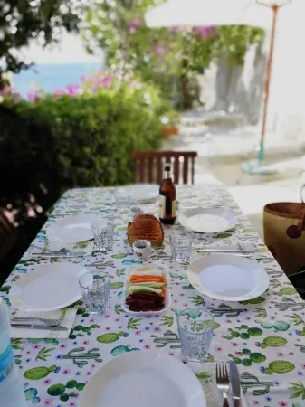 Apartment with exclusive garden and seaview in Pomonte, 50 meters from the sea