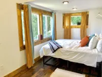 ★ Downtown Rustic Mid-Century Cottage w/ views ★ Hotels near Lowe's Home Improvement