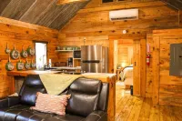 Soothing LOG CABIN in charming Eureka Springs