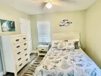 Cozy 2-Bedroom 2 Bath Cottage in Enjoyable Ocean Springs! Sleeps 4 Guests. Hotels in Gulf Park Estates