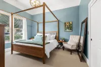 1884 Modernized Home: Fire Pit, Tesla Tech, Near Downtown
