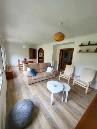 Cosy apartment to discover Costa Brava. Walking distance to the beach.
