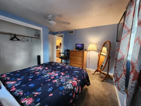 Small Welcoming Pet Friendly 1 bedroom Apartment