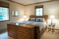 A quaint cottage in the woods. Close to world class ski resort, Sun Valley. 쏘투쓰 보태니컬 가든 주변 호텔