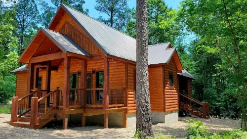 7 Cedars: Romantic Couples Retreat with Creek & Hot Tub 🌲💑🛁