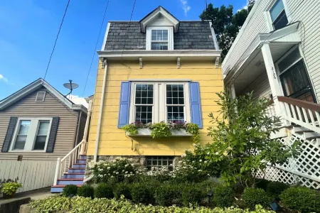 The Little Yellow House - Hyde Park and O’Bryonville Walkability Отели в г. Цинциннати