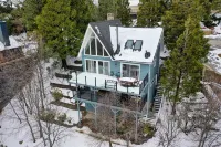 Starry Pines Chalet, Lake Views, Game Room, AC