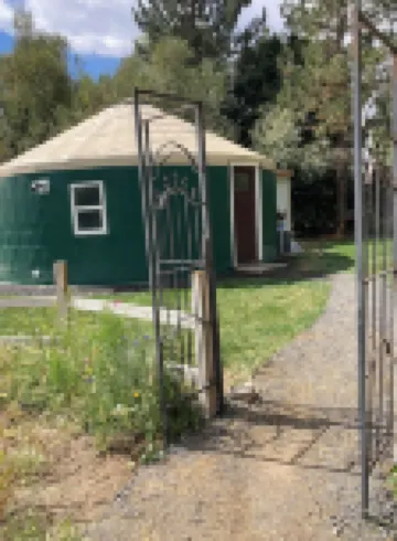 Private yurt perfect for your Magic Valley stay.