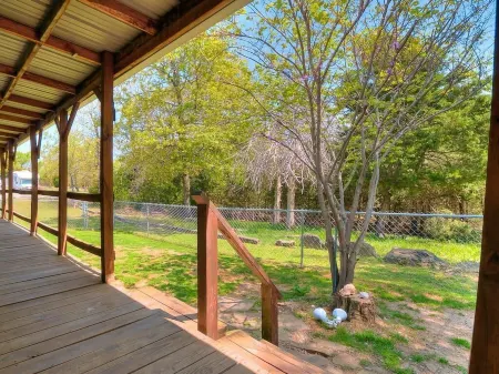 Juniper Cabin--wildlife w/ serene patio and outdoor experience--30/50 amp hookup