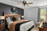 Spacious Golf/Ski Group Retreat  On Golf Course with On Site Hot Tub & Game Room