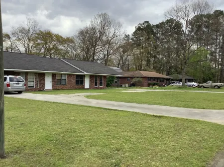 Bee Home.. Отели в г. Флойд