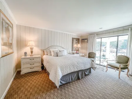 Explore the Beauty of Napa Valley - Hike, Bike, Paddle, Wine and  Dine Отели рядом с достопримечательностью «Artesa Vineyards & Winery»