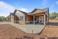 Zion Cabin Retreat - Luxury and Nature in Uncrowded East Zion. 3  en-Suite Kings