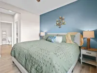 Home away from Home, upscale townhome Hotels in Plover