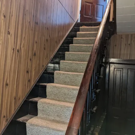 Charming 2 bedroom apartment in Calumet's Historic district!