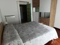 Bilocale Verde, relaxation in the countryside and exceptional views, private pool Hotels near Castello dei Vescovi di Luni