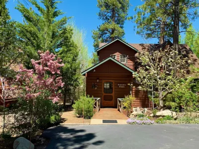 4 + 3 LAKEFRONT HOME W/BOAT DOCK & PRIVATE BEACH
