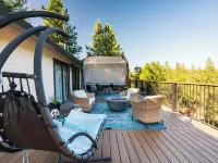 Secluded 5-acre getaway with Private Pool and Hottub - great views!