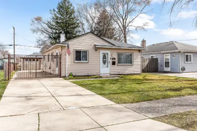 Dearborn Heights Luxury Stay - Close to DTW airport, Dearborn, Downtown Detroit โรงแรมใน