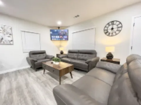 New 3 BR, Gated Parking, Sleep 8, Walk to BLVD