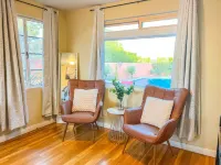 Poolside studio in the Foothills with Pool + Hot tub