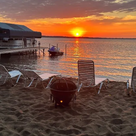 MN cabin escape. 2 cabins on exclusive DL shore