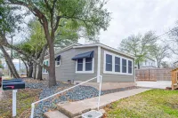 Glamorous Renovated Home in Historic Bryan