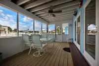 3 Bedroom Waterfront home with Pool and boat dock