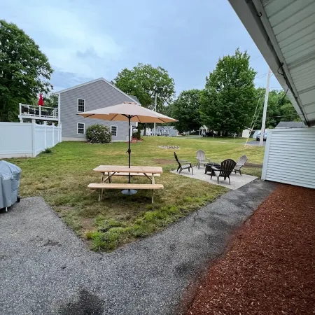 3 Bedroom 1.5 Bath home minutes from Boston!! Beautifully decorated and cozy.