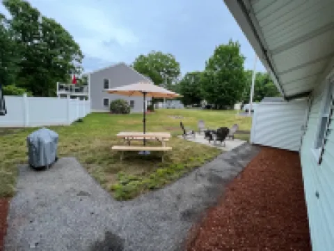 3 Bedroom 1.5 Bath home minutes from Boston!! Beautifully decorated and cozy.