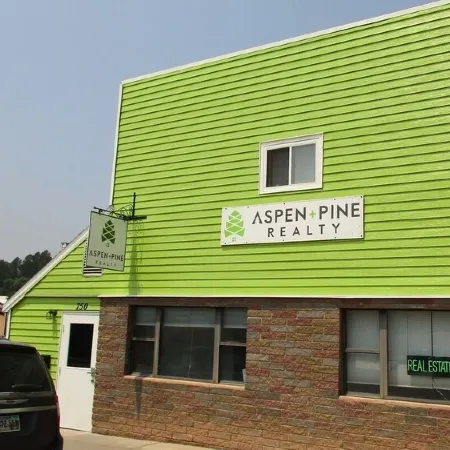 The Loft at Aspen Pine with Wi-Fi, AC in wonderful Hot Springs