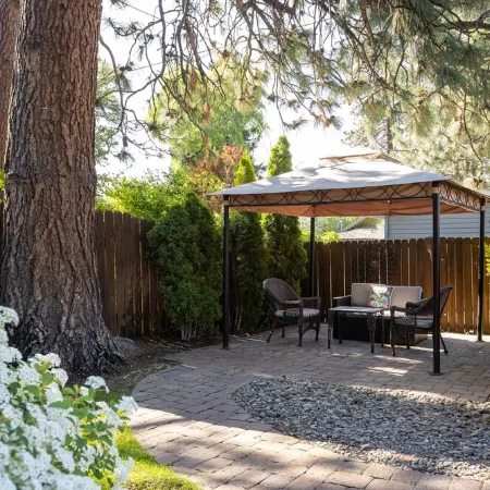 Trendy West Side │Walk to Breweries & Food Carts │Hot Tub │Fenced Outdoor Space