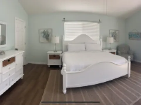 Luxury Beachside OASIS with Private Pool - Steps to private beach & restaurants Hotels in Melbourne Beach