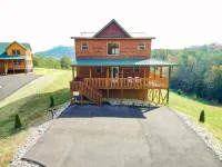 4Br Cabin • Sleeps 12 • Themed Bunk Room • Hot Tub• Lasting Memories Made Here!