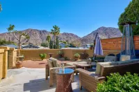 3BR #259048 A charming pool home with astonishing mountain views Great Location!
