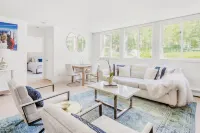 Moby House Aspen: A Curated Retreat w/ 2Br/2BA , Ajax Views  in the Aspen Core