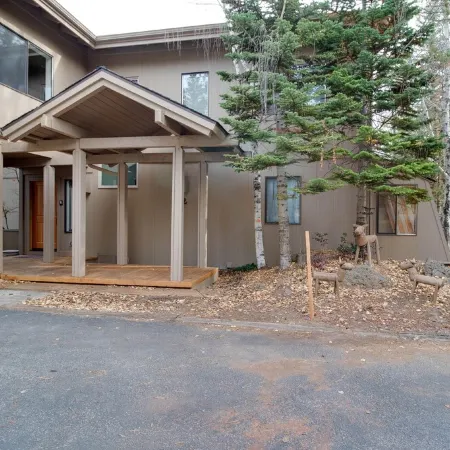 #2 Lark Lane, Lark Retreat, Near Fort Rock Park, 12 SHARC passes, Sauna