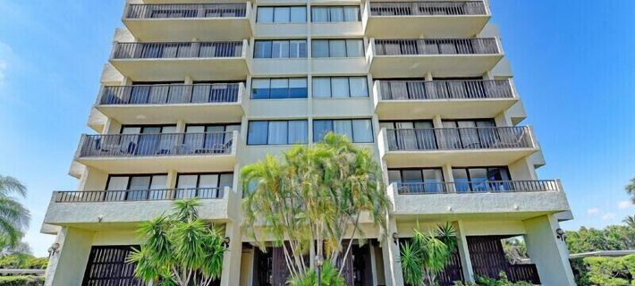 Steps to 2025 #1 Rated Beach in USA Fun-n-Sun Modern 2+2 Condo Pool Pickleball Hotels in Siesta Key