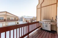 Sauna - Heated Garage - Great Location - Mountain Views - Quiet Neighborhood