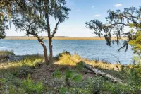 Waterfront – 3 Min to Parris Island  Sleeps 6  Stunning Views