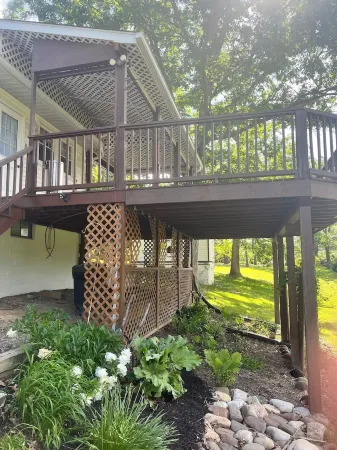 Cozy Cottage 2 bedroom house one and half bathrooms Cumberland, Md with AC, WiFi