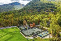 Horsepasture River Townhome- Walk to Amenities and Restaurants!