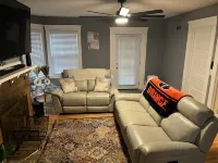 New 5 Bed 2 Bath near Syracuse University and Downtown with Plenty of Parking 시러큐스 호텔