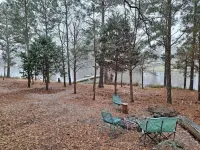 Cici's one bedroom cabin at Bluegill Lake Cabins
