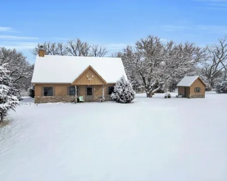 Rustic Cottage Retreat Hotels in Collins
