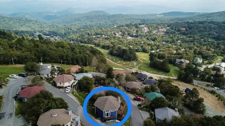 Ski-In/Out Luxury Lodge/Panoramic Sky High Views/Beech MTN