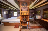 Ski, hike or just relax. Historic grist mill sleeps 12. Stay in history! Hotels in Vernon