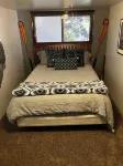 Serene Historic Cabin, Nine Acre Estate, Just Off I-5